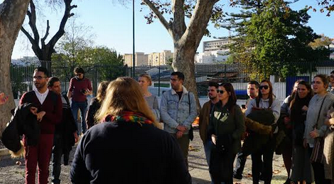 Participantes do "Jump into Solidarity" visitando a Spin