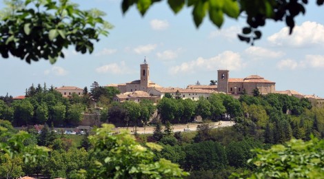 CES com a Cruz Vermelha em Cingoli, Itália